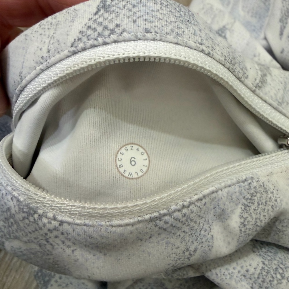 Lululemon Speed Up Tights - Picture 14 of 15